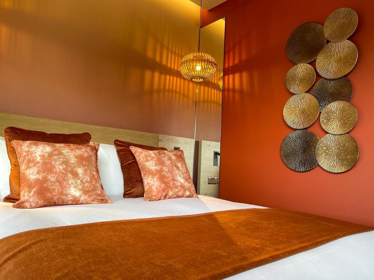 Hex Wildlife Hotel At Yorkshire Wildlife Park Doncaster Buitenkant foto