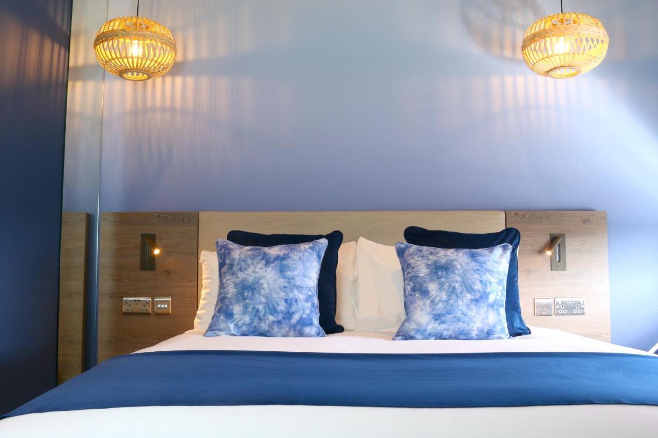 Hex Wildlife Hotel At Yorkshire Wildlife Park Doncaster Buitenkant foto