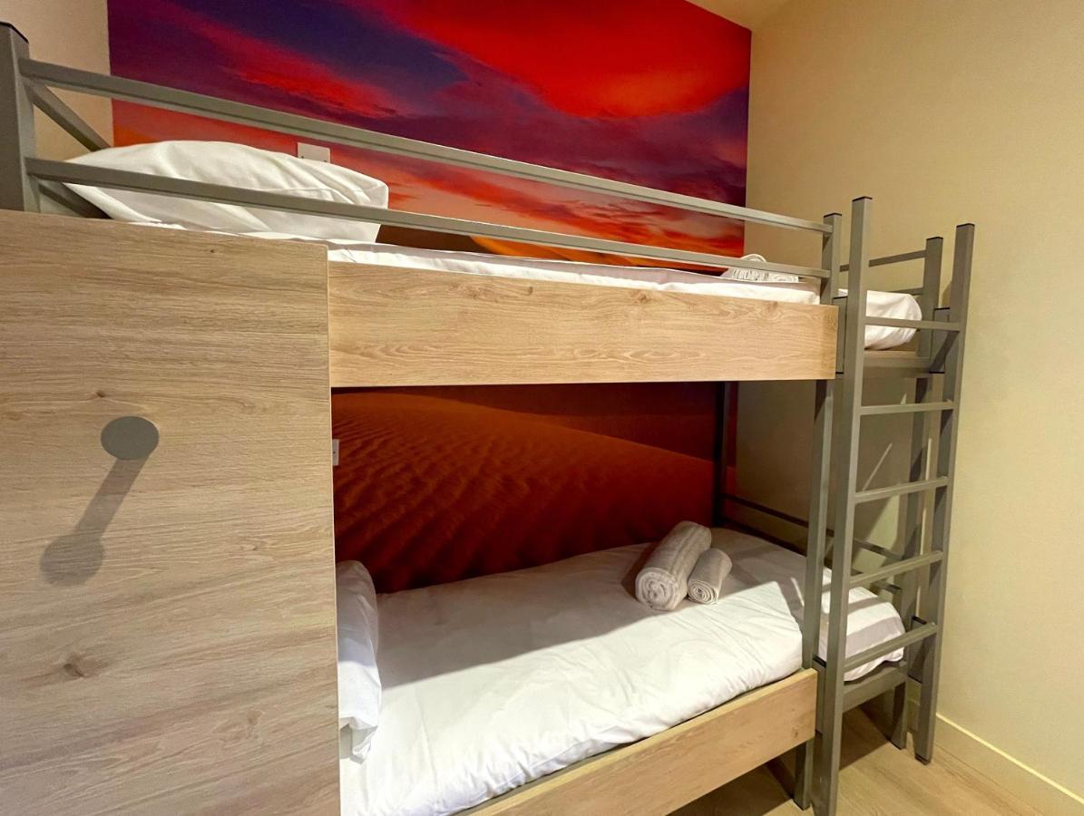 Hex Wildlife Hotel At Yorkshire Wildlife Park Doncaster Buitenkant foto