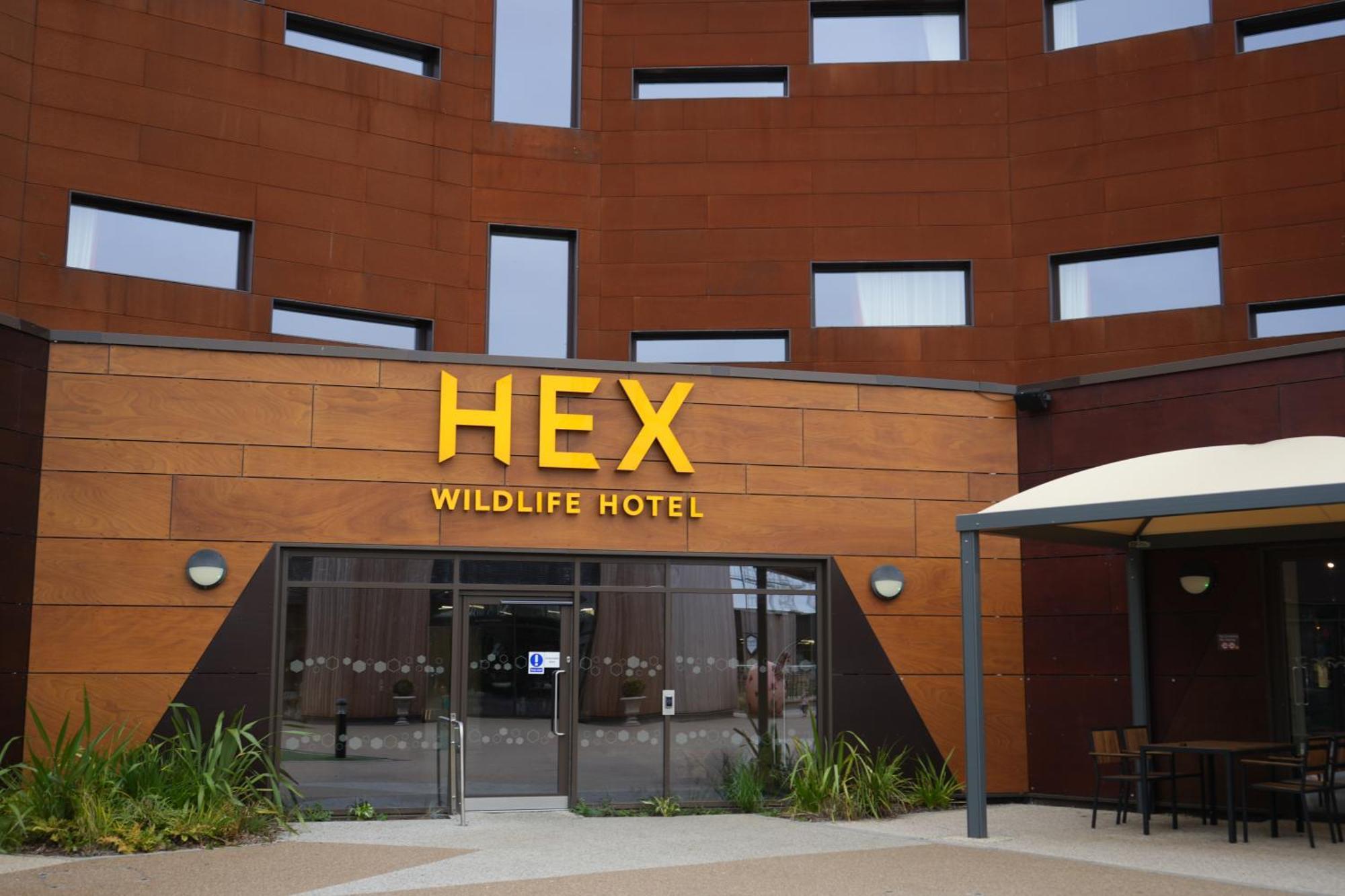 Hex Wildlife Hotel At Yorkshire Wildlife Park Doncaster Buitenkant foto